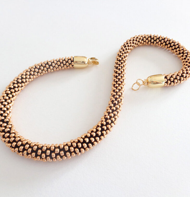 Collana monocolore di alta bigiotteria color oro rosa, Modello Snake