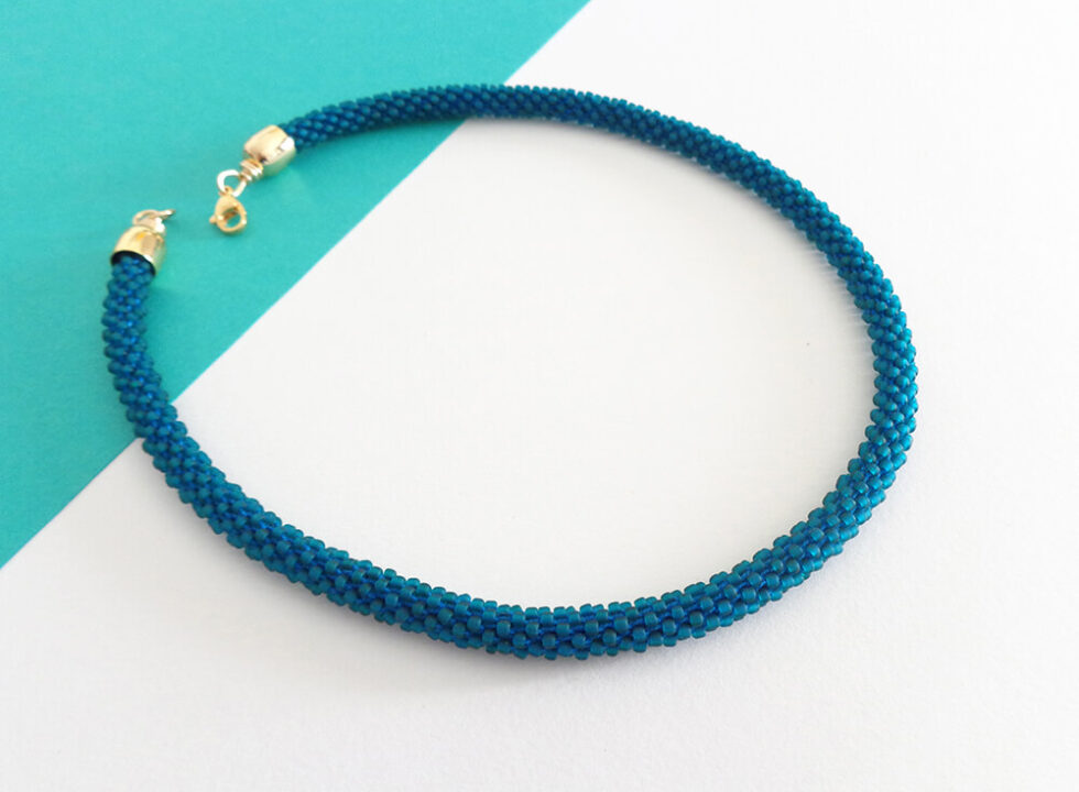 Collana sottile color ottanio scuro. Modello Snake Slim