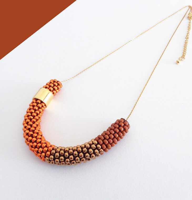 Collana arancione e bronzo, modello VIC, collana lunga