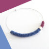 Collana girocollo rigido blu avio e sangria, Virtù 2.0