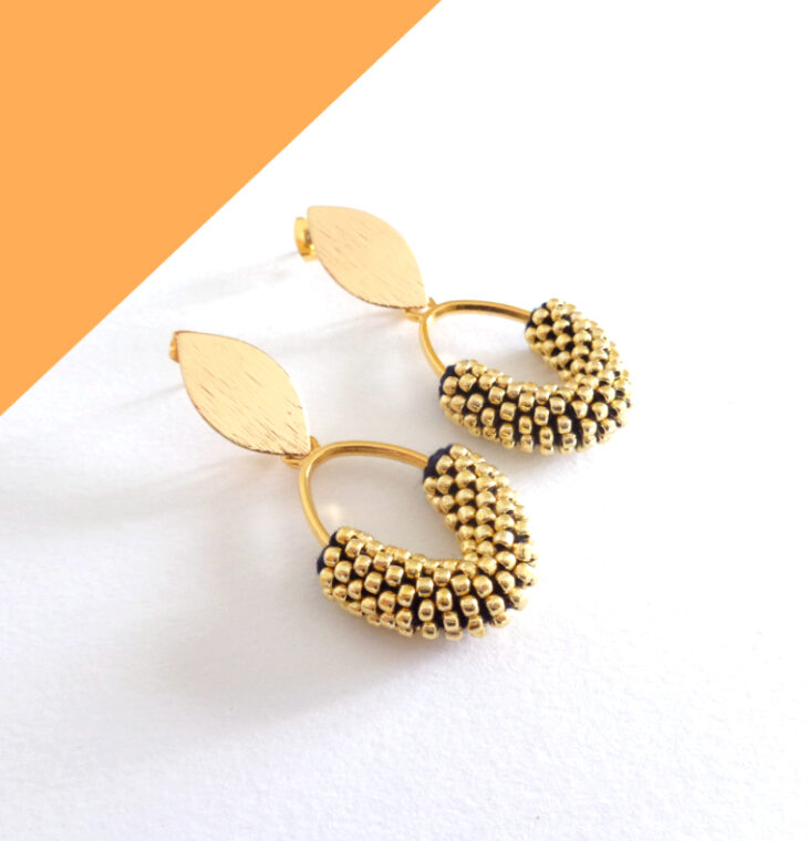 Orecchini pendenti color oro Modello PETALI