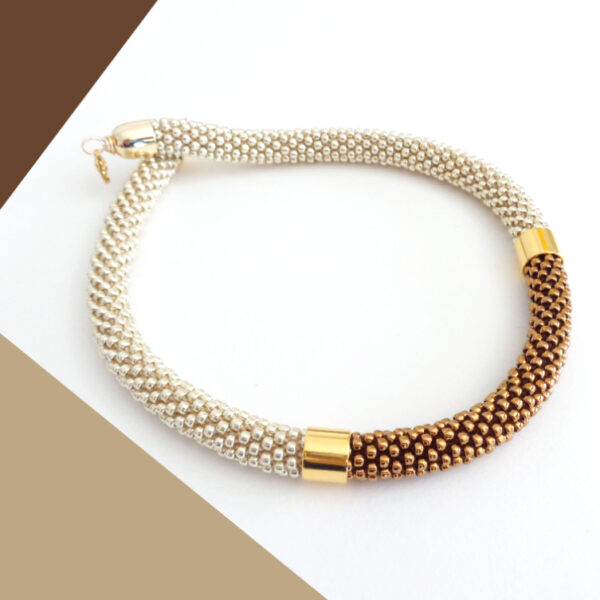 Collana bicolore di alta bigiotteria alluminio chiaro e bronzo, modello Virtù Nascoste