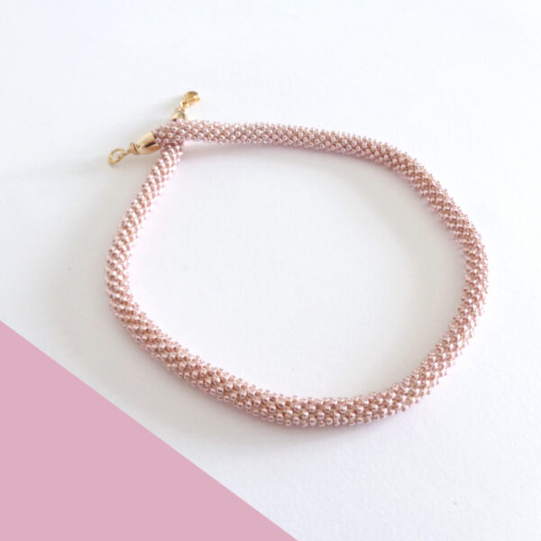 Collana sottile rosa antico. Modello Snake Slim