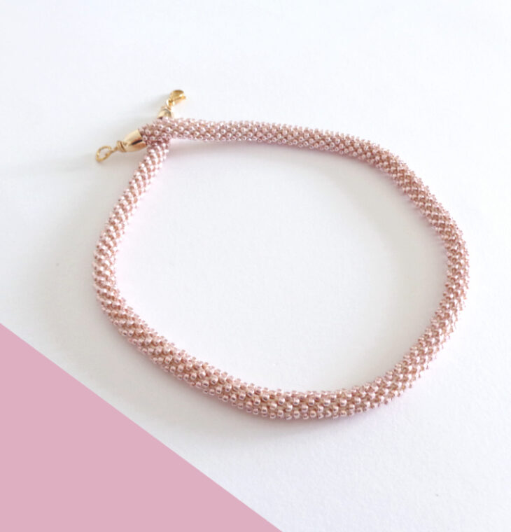 Collana sottile rosa antico. Modello Snake Slim