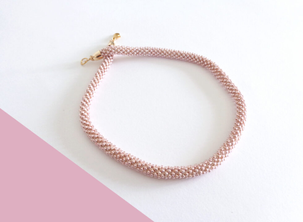 Collana sottile rosa antico. Modello Snake Slim