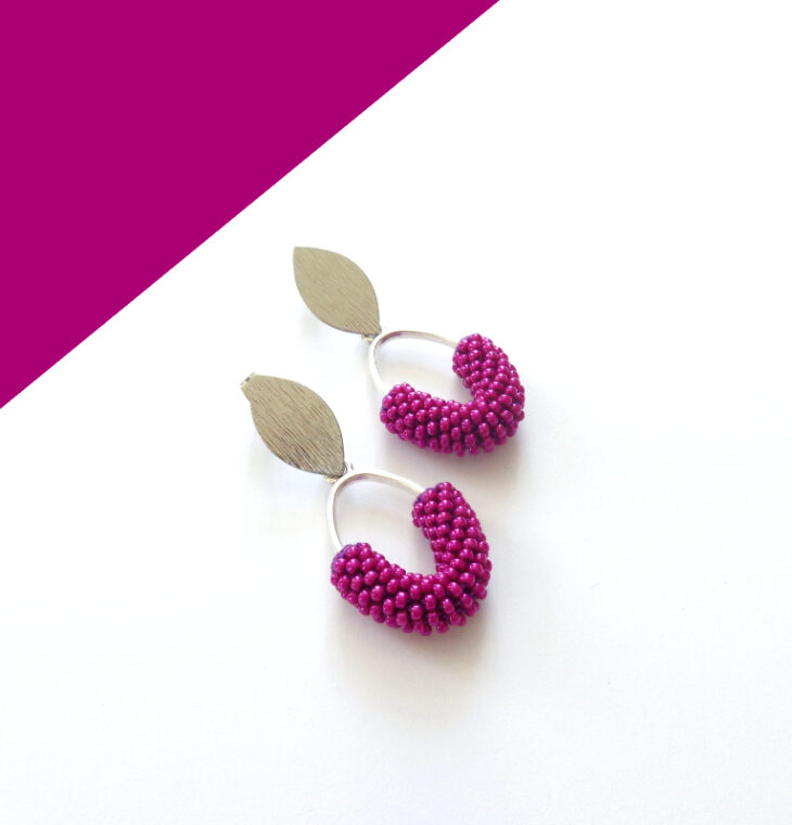 Orecchini pendenti magenta, Modello PETALI