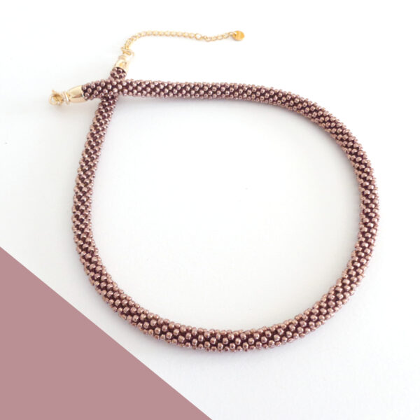 Collana sottile color cappuccino. Modello Snake Slim