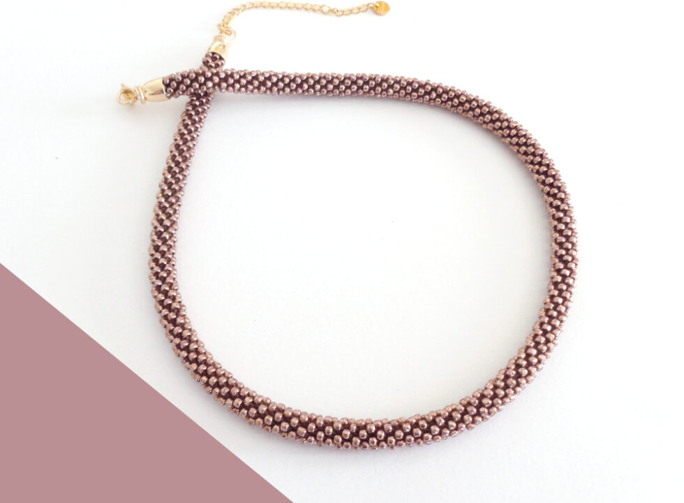 Collana sottile color cappuccino. Modello Snake Slim