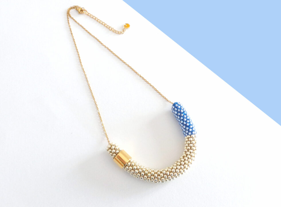 Collana Alluminio chiaro e celeste zaffiro, modello VIC, collana lunga