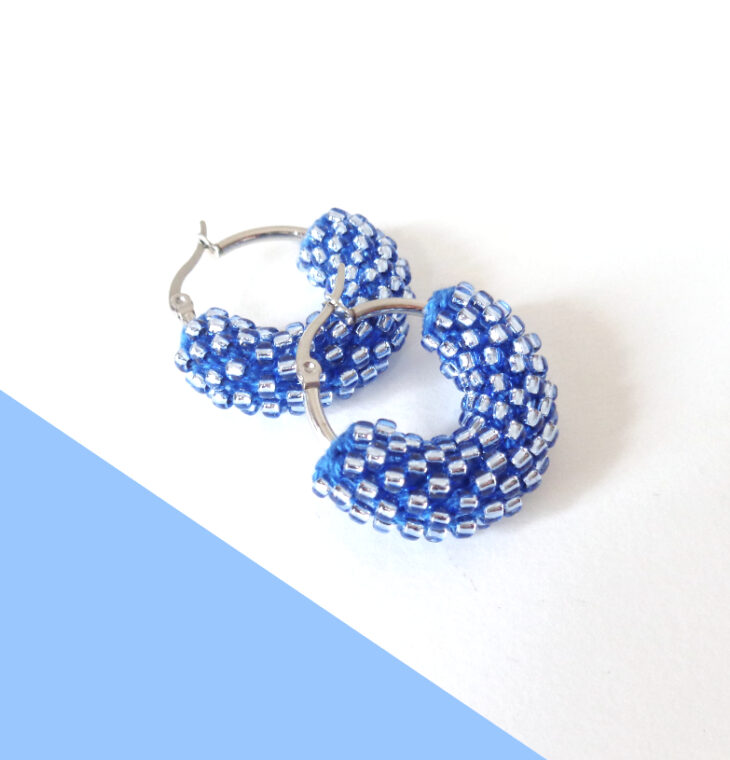 Orecchini color celeste zaffiro, Little Hoop, misura 3 cm