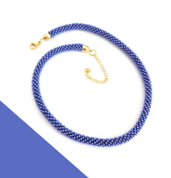 Collana sottile blu egizio. Modello Snake Slim